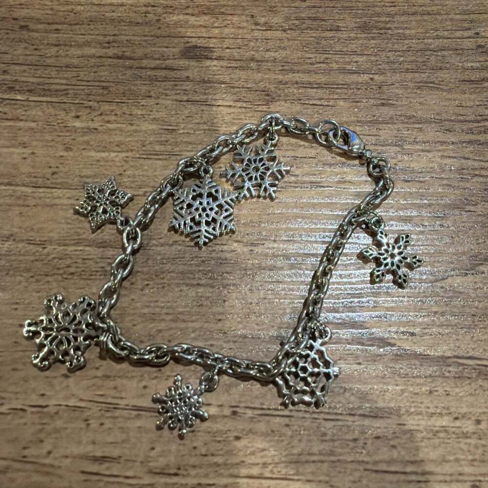 Silver Tone Snowflake Charm Bracelet 7”